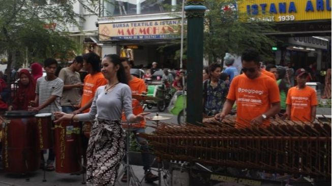Duduk Perkara Pemkot Yogyakarta Larang Band Angklung Main di Jalanan Malioboro