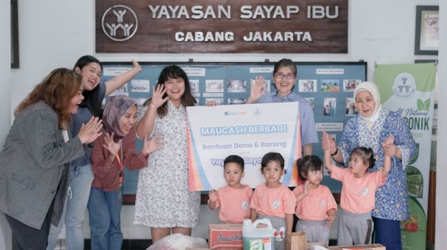Maucash Salurkan Donasi untuk Yayasan Sayap Ibu Cabang Jakarta