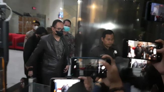 KPK Sita Uang Hingga Tas Hermes dan Branded Ternama Lainnya dari Rumah Rafael Alun