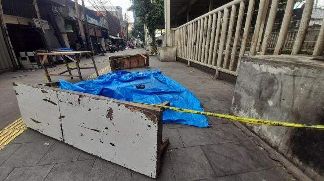 Lokasi terbunuhnya pria yang digorok temannya sendiri hingga tewas di Kawasan Jatibaru Tanah Abang, Jakarta Pusat. [Suara.com/Rakha]