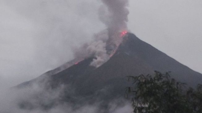 Pasca Erupsi Tujuh Pekan, Status Gunung Karangetang Masih Siaga Level III