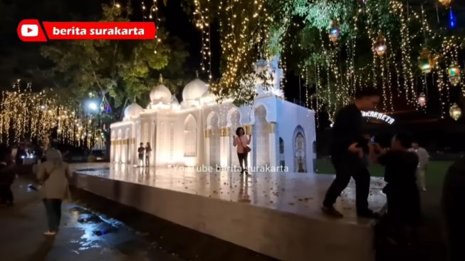 Sempat Dibilang Kafir, Gibran Rakabuming Hadirkan Miniatur Masjid Raya Syeikh Zayed di Tengah Kota Solo