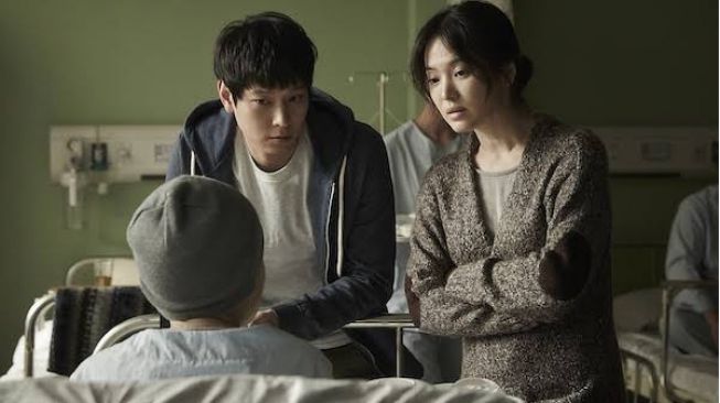 Mengandung Bawang, 4 Film Korea Bertema Keluarga yang Bikin Mewek