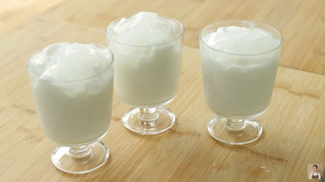 Cocok Jadi Takjil Buka Puasa, Intip Resep Coconut Milkshake ala Devina Hermawan