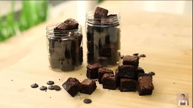 Cocok Buat Hampers Lebaran, Intip Resep Fudgy Brownies Bites Ala Chef Devina Hermawan