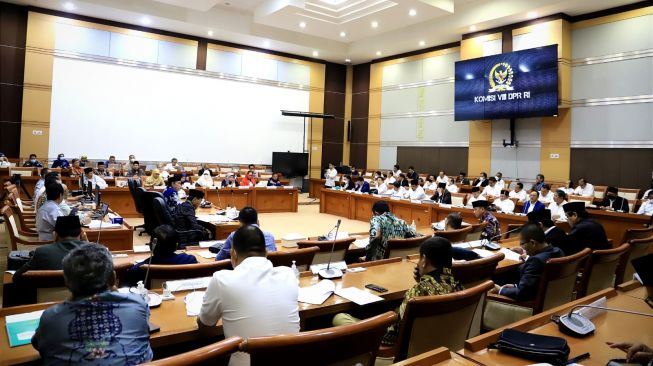 Menag dalam Rapat Kerja Kementerian Agama bersama Komisi VIII di Gedung DPR, Senayan, Jakarta pada Minggu (26/3/2023). [Dok. Kemenag]