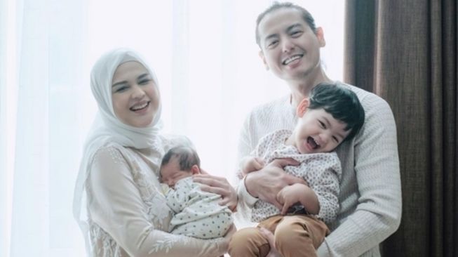 Artis Melahirkan di Bulan Ramadhan (Instagram/@bukaan.moment)