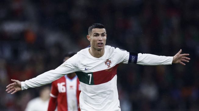 Penyerang timnas Portugal Cristiano Ronaldo bereaksi selama matchday kedua Grup J kualifikasi Euro 2024 antara Luksemburg vs Portugal di Stade de Luxembourg, di Luksemburg, pada 26 Maret 2023.Kenzo TRIBOUILLARD / AFP.