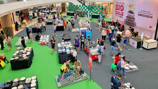 Mal Ciputra Jakarta menggandeng Bazaar Keramik HSI menggelar Tableware Bazaar sejak 20 hingga 26 Maret 2023 di area Center Court lantai Lower Ground. (Foto: Dok. Mal Ciputra Jakarta)