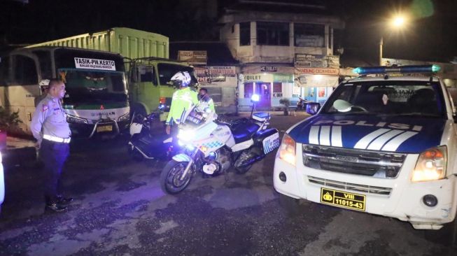 Polisi di Ciamis Selidiki Kasus Pelemparan Mobil, Viral di Medsos