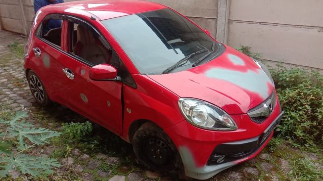 Mobil Brio Merah Digunakan Komplotan Pencuri Pikap, Para Pelaku Sempat Tembaki Polisi yang Mengadang