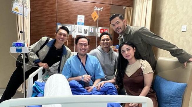 Ivan Gunawan Minta Jangan Jenguk Nassar, Etika Menengok Orang Sakit Bagaimana?