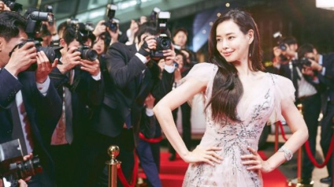 Aktris Lee Hanee Pensiun Jadi Selebriti di Film Komedi Terbaru "Killing Romance"