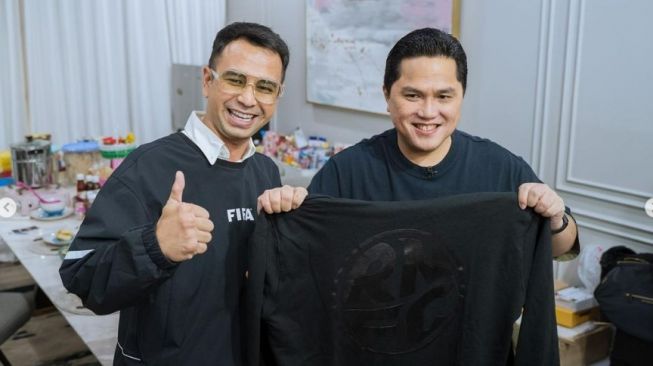 6 Potret Raffi Ahmad Sahur Bareng Erick Thohir, Netizen Pertanyakan Kelanjutan Piala Dunia U-20 yang Terancam Batal