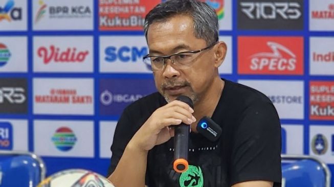 Pelatih Persebaya Surabaya Aji Santoso (ANTARA/ I.C.Senjaya)