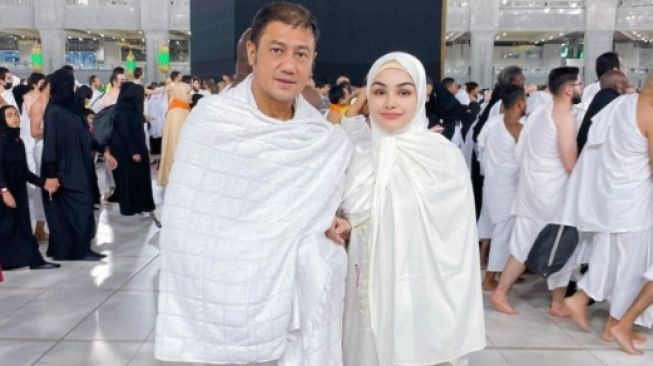 Potret Artis Umrah Saat Ramadan 2023 (Instagram/@nourahsheivirah)