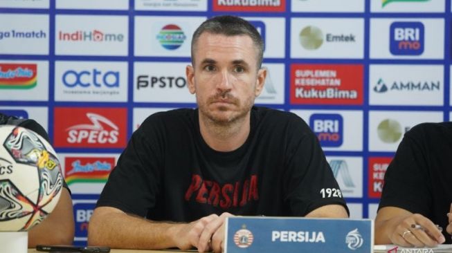 Pelatih fisik Persija Jakarta Paul Keenan menghadiri konferensi pers pra pertandingan Liga 1 melawan Persib Bandung, di Stadion Patriot Candrabhaga, Bekasi, Kamis (30/3/2023). (ANTARA/HO/PERSIJA JAKARTA)
