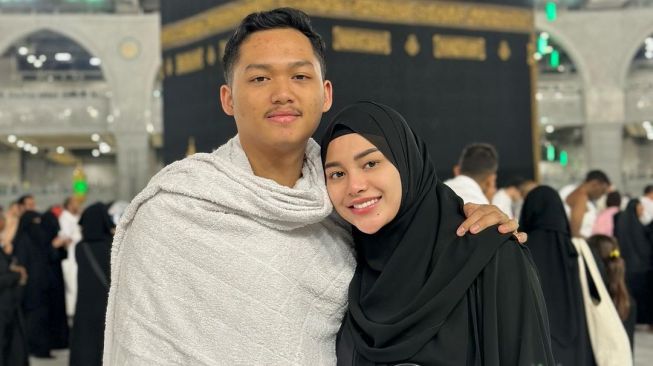 Potret Artis Umrah Saat Ramadan 2023 (Instagram/@azrielhermansyah)