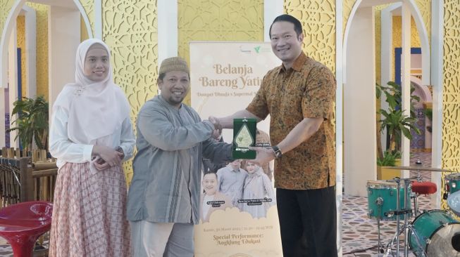 Dompet Dhuafa Bersama Supermal Karawaci Ajak Anak Yatim Berbelanja di Bulan Ramadan