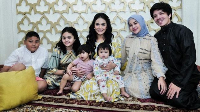 Potret Acara Bukber Krisdayanti (instagram/@krisdayantilemos)