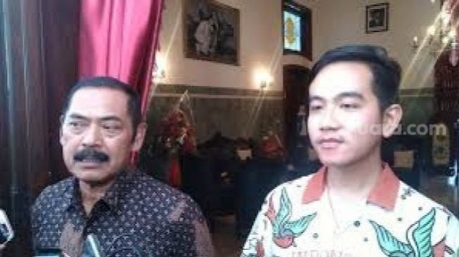 Nangis Megawati Dicap Main Politik Dua Kaki, FX Rudy Tantang Gibran Mundur: Kembalikan KTA, Selesai!