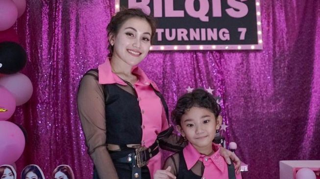 Pesta Ultah Anak Artis Bertema Kpop (Instagram/@ayutingting92) 