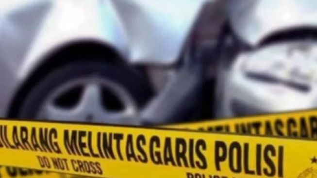 Brakk! Polisi Bersepeda Ditabrak Mobil hingga Tak Sadarkan Diri, Pengemudi Pegawai BUMD