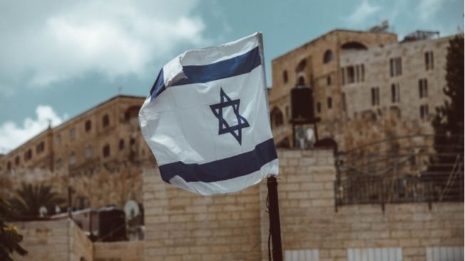 Ilustrasi bendera Israel (Unsplash/taylor brandon)