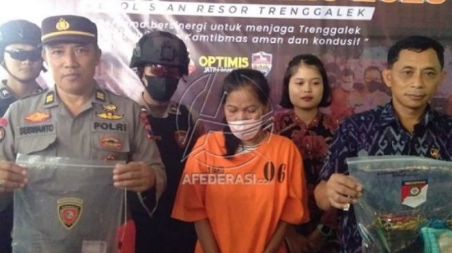 Prostirusi Berkedok Warung Kopi, Mami Asal Trenggalek Diciduk Polisi