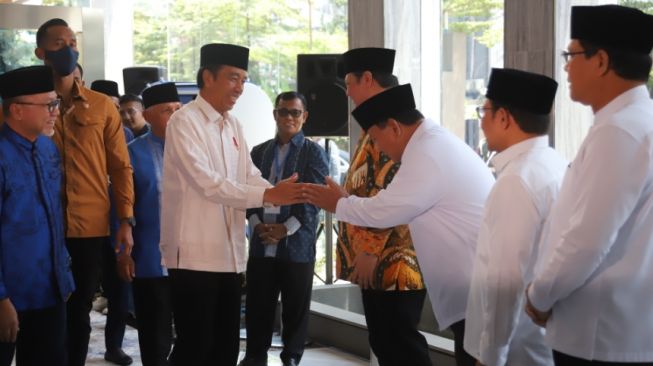 Peran Kunci Jokowi Di Balik Koalisi Besar: "Jika Semua Tunduk, Capresnya Pasti Ketum Gerindra"