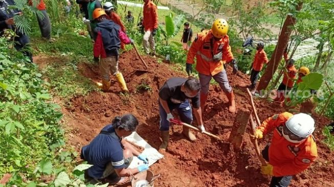 Detik-detik Terbongkarnya Aksi Keji Dukun Slamet: Berawal dari Laporan Orang Hilang, 12 Korban Ditemukan