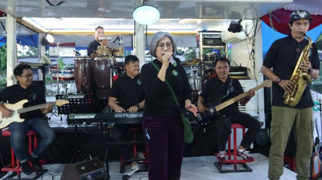 Indah Kurnia: Surabaya Pahlawan Jazz dan Kekaguman Pentas di Pura Mangkunegaran