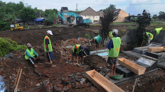 Pembongkaran Ratusan Makam yang Kena Proyek Jalan Tol Solo-Yogyakarta