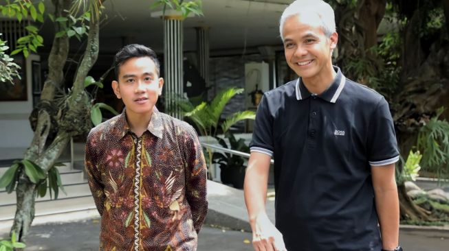 Reaksi Gibran Usai Ganjar Ditunjuk Jadi Capres PDIP: Asek Pak Sholat Id di Solo, Tambah Rame