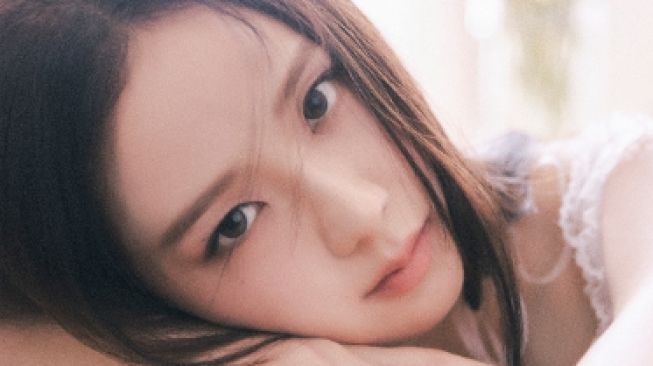 Antusias Penggemar Sambut Debut Jisoo BLACKPINK, Dari Sewa Busway sampai Borong Album