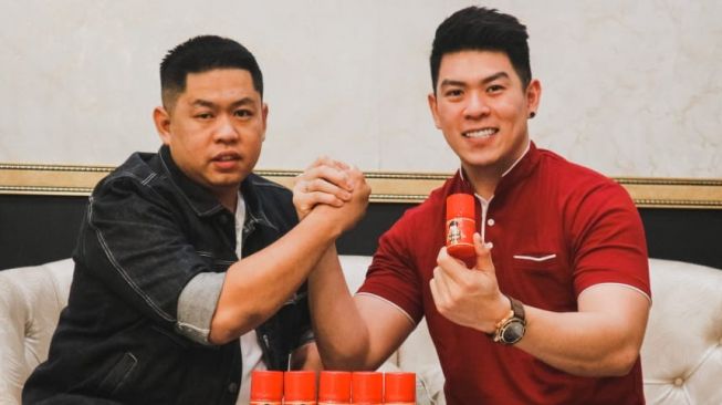 Andy Sugar berbisnis vape [Istimewa]
