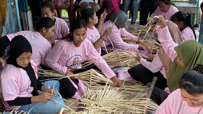 Dongkrak Industri Pariwisata, Perempuan Milenial di Kalbar Diajak Berkunjung ke Wisata Kampung Nelayan