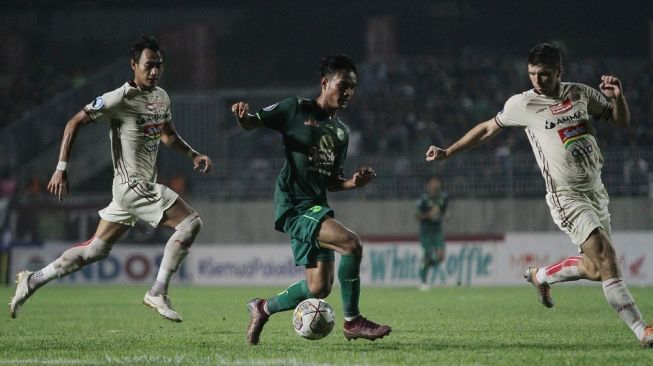 Brylian Aldama Dibully Sampai Nangis Jadi Kambing Hitam di Persebaya, Ini Respons Aji Santoso