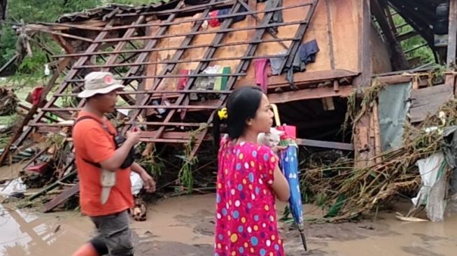 17 Rumah, Pabrik Hingga Jembatan di Sumbawa Hanyut Diterjang Banjir Bandang