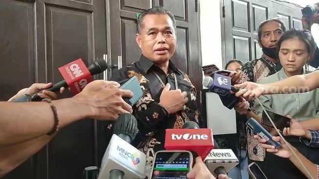 Pejabat Humas Pengadilan Negeri Jakarta Selatan (PN Jaksel), Djuyamto. (Suara.com/Rakha)