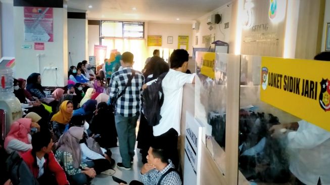 Ratusan Casis Polri dan CASN Datangi Polres Bojonegoro, Ada Apa?