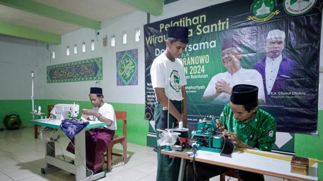 Inspiratif, SDG Jabar Genjot Kemandirian Santri Melalui Pelatihan Kewirausahaan di Kabupaten Cirebon