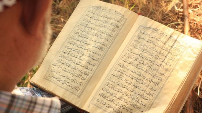 Dzikir dan Doa Malam Nuzulul Quran, Lengkap dengan Latin dan Artinya