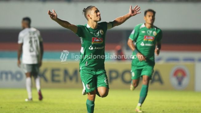 Gelandang PSS Sleman, Kim Kurniawan merayakan gol ke gawang Bali United pada laga BRI Liga 1 di Stadion Maguwoharjo, Sleman, Jumat (7/4/2023) malam. [dok. Liga Indonesia Baru]