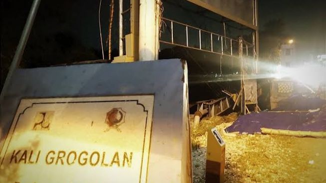 Jembatan Jetak Dibangun, Jalan Nasional Bojonegoro - Cepu Ditutup 5 Jam