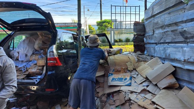 Ribuan Kartu Indonesia Pintar Diangkut Tiga Pria Tak Dikenal, Diduga Pegawai Bank BUMN