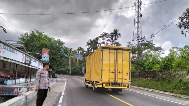 Ujicoba Jalur Satu Arah Padang-Bukittinggi Dimulai, Jalan via Sicincin Sepi Pengendara