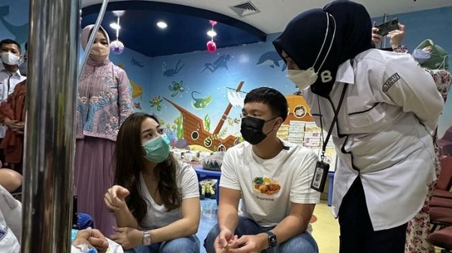 Potret Nikita Willy Rayakan Ultah Baby Issa Bersama Penderita Kanker (instagram/@nikitawillyofficial94)