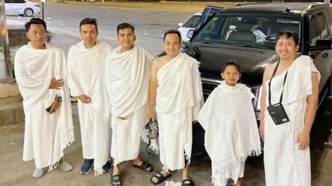 Potret Farel Prayoga Umrah di Bulan Ramadan (Instagram/@farel.oslo)