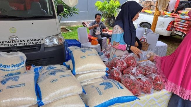 Kementan Gelar Pasar Mitra Tani di Pekanbaru untuk Stablikan Harga Bahan Pokok